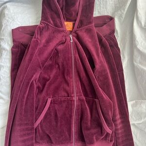 Juicy couture tracksuit size s for top and s bottom